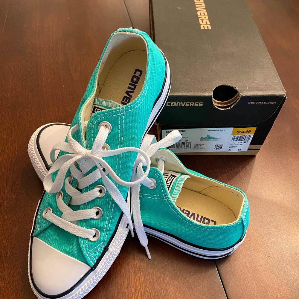 Converse all-star tennis shoes